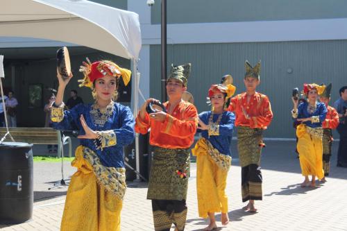 West Sumata performers